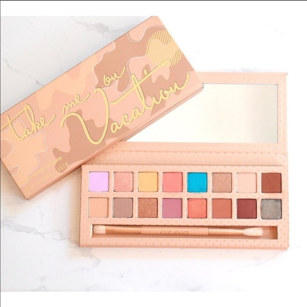❌SOLD KYLIE COSMETICS Take Me On Vacation Palette